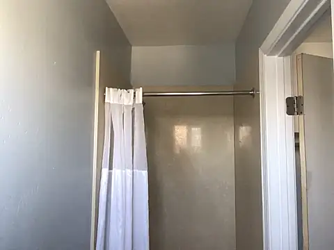 allissonw13 online show from March 2026 04:01:01 PM