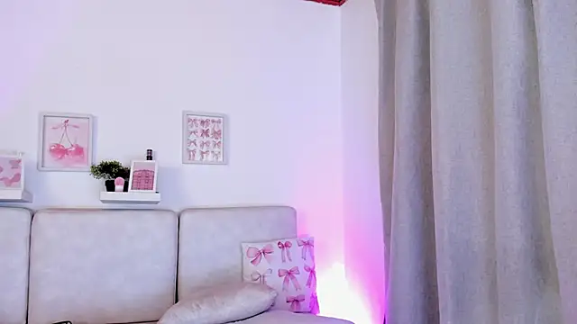 Malka Burning online show from November 2025 08:42:02 PM