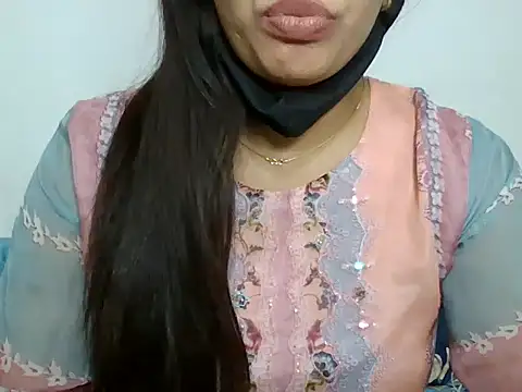 Snapshot of sparkling_queen chatting on December 2024 04:20:01 PM sparkling queen online show from December 2024 04:20:01 PM