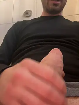 iltoscano95 online show from February 2026 12:41:02 PM