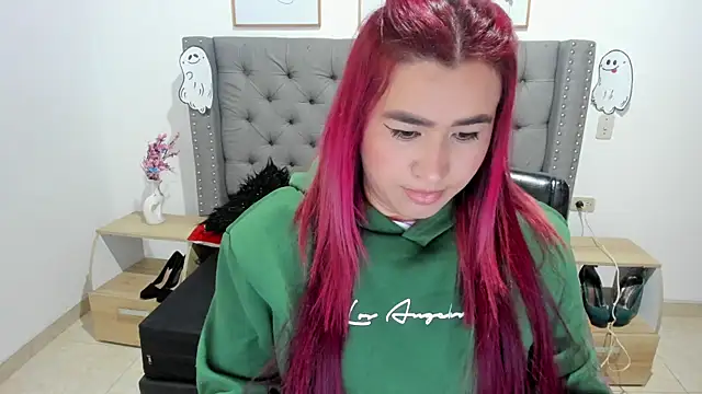 EmaGw online show from January 2026 09:28:02 PM