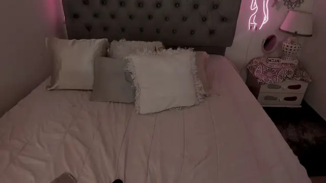 Lau 123x online show from January 2025 04:33:02 AM