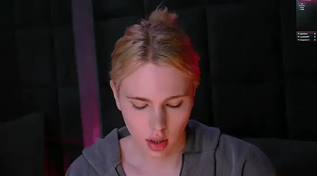 DanielPaige  online show from December 2024 07:22:01 PM