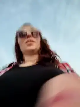 Snapshot of Genevieve143 chatting on March 2025 12:37:02 AM Genevieve143 online show from March 2025 12:37:02 AM