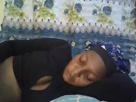 Midnight Clique  online show from November 2025 08:00:01 PM