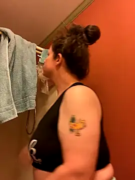 Snapshot of velvetta_ chatting on December 2024 05:13:01 PM velvetta  online show from December 2024 05:13:01 PM