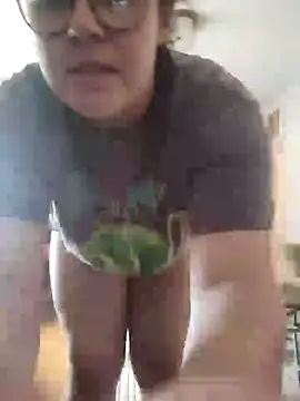 Snapshot of velvetta_ chatting on December 2024 05:29:02 PM velvetta  online show from December 2024 05:29:02 PM