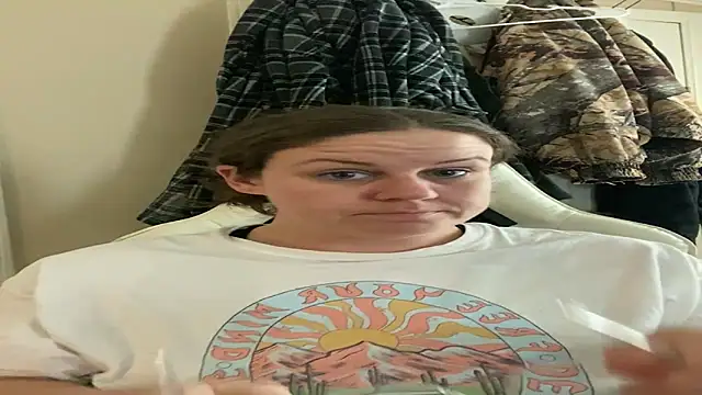 Snapshot of velvetta_ chatting on March 2025 07:04:02 PM velvetta  online show from March 2025 07:04:02 PM