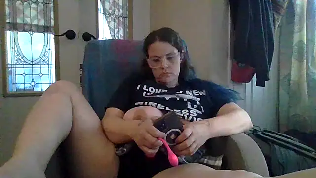 Snapshot of velvetta_ chatting on October 2025 04:51:01 PM velvetta  online show from October 2025 04:51:01 PM