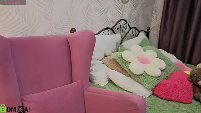 Snapshot of Kvetachka chatting on September 2025 12:43:02 AM Kvetachka online show from September 2025 12:43:02 AM