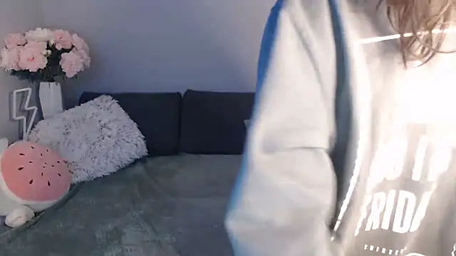 Mini Diva online show from January 2025 09:13:01 AM