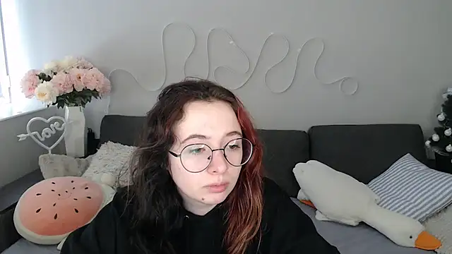 Mini Diva online show from February 2026 09:06:02 AM