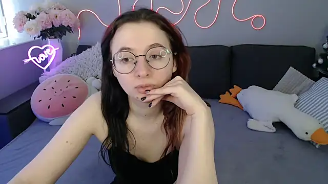 Mini Diva online show from March 2026 09:15:02 AM