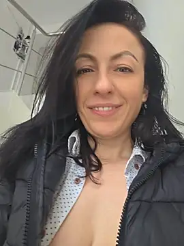 lovewildguy1 online show from April 2026 07:13:02 AM