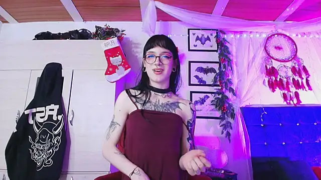 Snapshot of bathory_vamps chatting on December 2025 03:22:02 AM bathory vamps online show from December 2025 03:22:02 AM