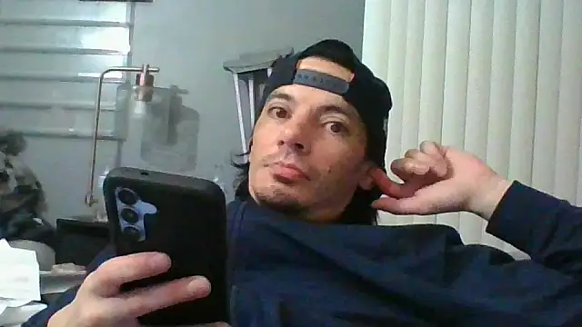 Snapshot of gifted723 chatting on November 2025 06:28:01 AM gifted723 online show from November 2025 06:28:01 AM