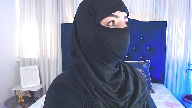 Uzra hayed online show from October 2025 02:23:02 PM