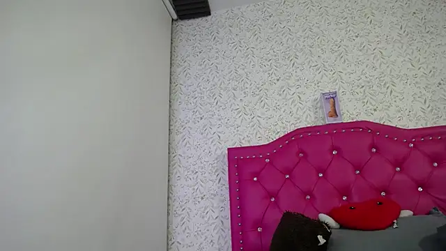 luly pink online show from October 2025 04:12:02 AM