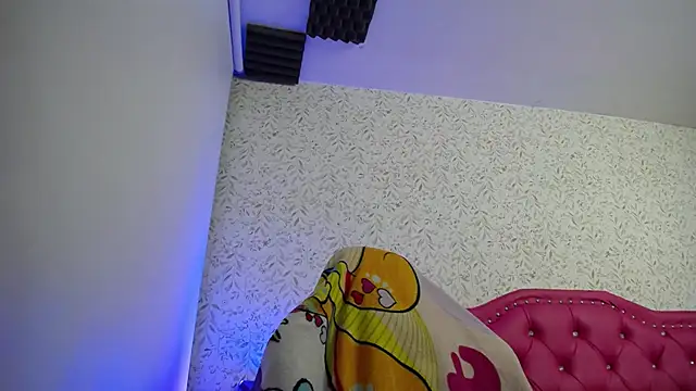 luly pink online show from November 2025 01:37:02 AM