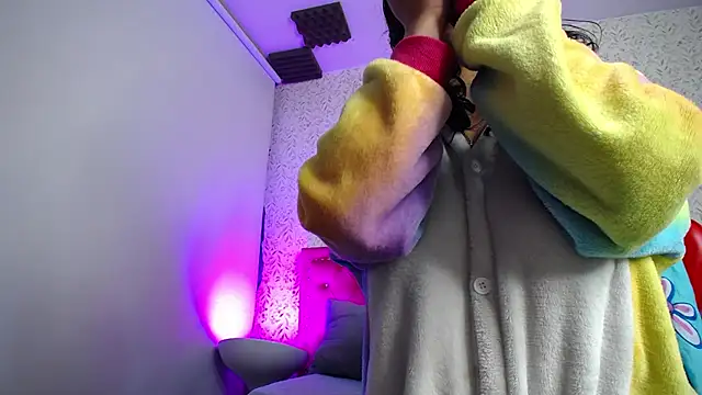 luly pink online show from April 2026 04:04:02 AM