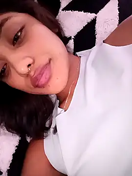 Snapshot of VictoireFeller chatting on September 2025 04:38:01 AM VictoireFeller online show from September 2025 04:38:01 AM