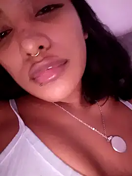 Snapshot of VictoireFeller chatting on October 2025 03:56:02 AM VictoireFeller online show from October 2025 03:56:02 AM