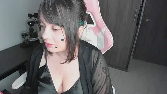 Snapshot of _hikaru_arimura chatting on April 2026 02:18:01 AM hikaru arimura online show from April 2026 02:18:01 AM