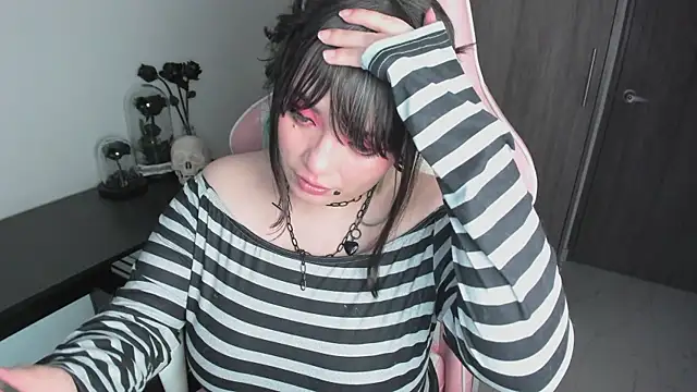 Snapshot of _hikaru_arimura chatting on April 2026 02:56:01 AM hikaru arimura online show from April 2026 02:56:01 AM