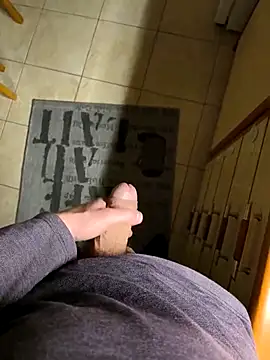 onbifeet online show from February 2025 08:00:01 PM