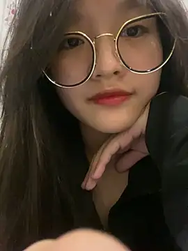 Krixxi22 online show from December 2024 03:35:01 PM