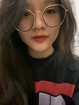 Krixxi22 online show from January 2025 03:19:01 PM