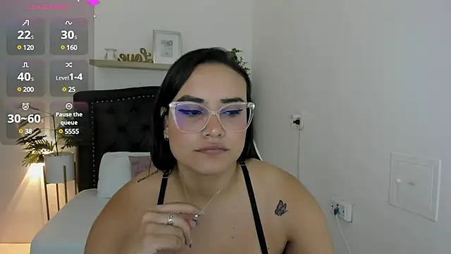 zoe danae  online show from January 2025 12:10:01 PM