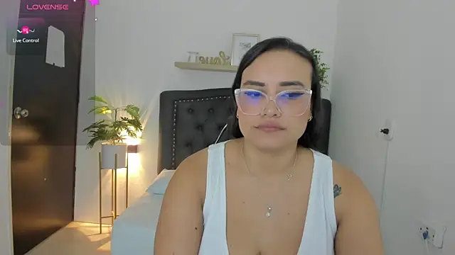 zoe danae  online show from February 2025 12:06:01 PM