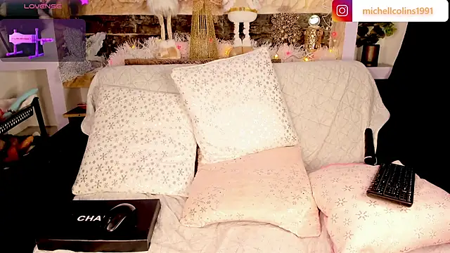 miicheell colins31 online show from December 2024 09:37:02 PM