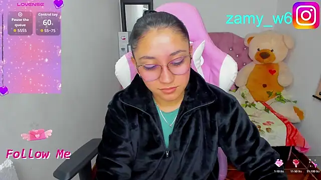 Snapshot of karla_cute01 chatting on May 2026 05:38:01 AM karla cute01 online show from May 2026 05:38:01 AM