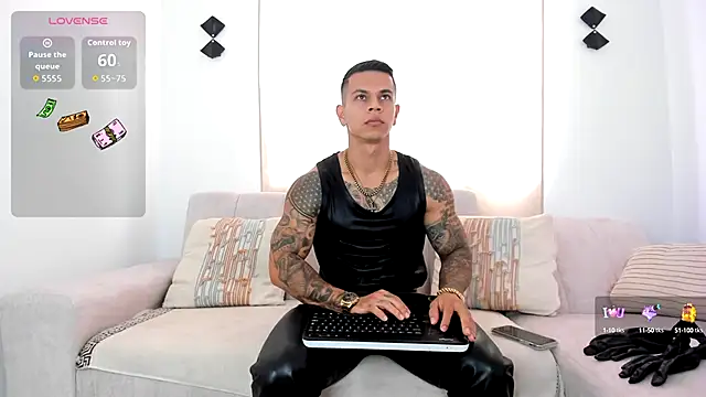 Aron Dark online show from October 2025 01:43:02 PM