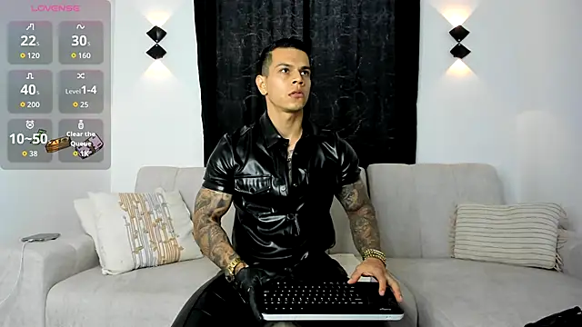 Aron Dark online show from November 2025 10:34:02 PM