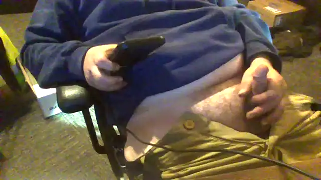 Snapshot of daddysmalldick502 chatting on April 2026 02:00:02 PM daddysmalldick502 online show from April 2026 02:00:02 PM