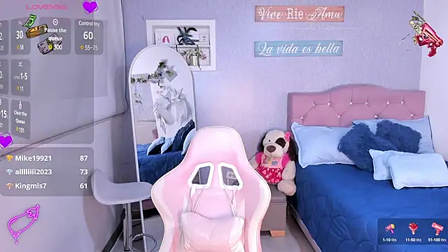 Kenia tompson01 online show from February 2025 12:49:02 AM