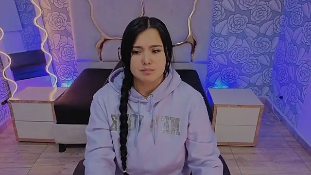 Snapshot of Mellani_tay chatting on September 2025 03:21:02 AM Mellani tay online show from September 2025 03:21:02 AM