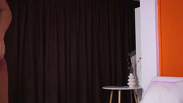 Snapshot of LovingBlondie chatting on September 2025 03:41:02 AM LovingBlondie online show from September 2025 03:41:02 AM