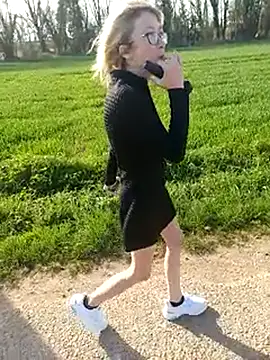 Snapshot of Timide_girl2 chatting on March 2025 03:31:02 PM Timide girl2 online show from March 2025 03:31:02 PM