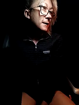 Snapshot of Timide_girl2 chatting on October 2025 04:10:02 AM Timide girl2 online show from October 2025 04:10:02 AM