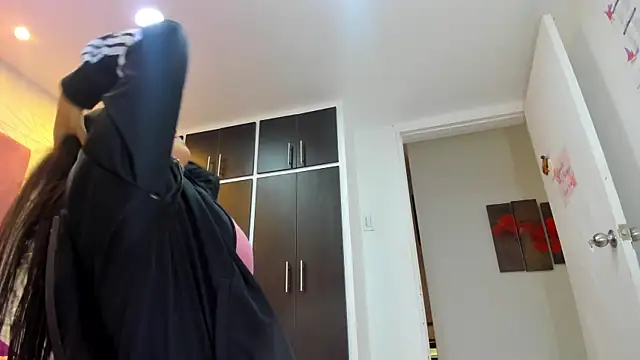 Charlotte Ice1 online show from December 2024 03:42:01 PM