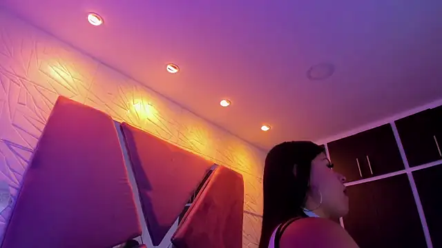 Charlotte Ice1 online show from March 2025 07:10:01 PM