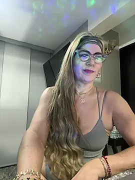 Snapshot of LARIANA_RIVERA23 chatting on February 2025 03:48:01 AM LARIANA RIVERA23 online show from February 2025 03:48:01 AM