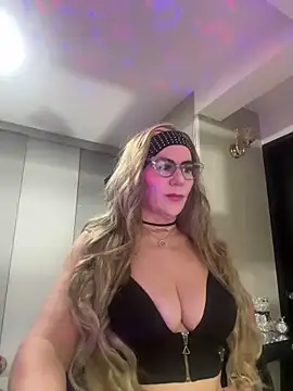 Snapshot of LARIANA_RIVERA23 chatting on February 2025 01:52:02 AM LARIANA RIVERA23 online show from February 2025 01:52:02 AM