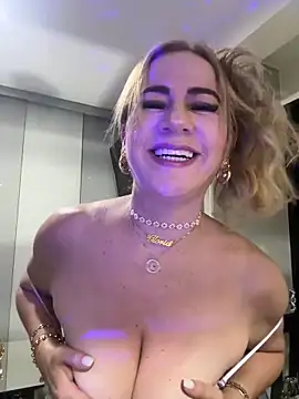 Snapshot of LARIANA_RIVERA23 chatting on March 2025 03:11:01 AM LARIANA RIVERA23 online show from March 2025 03:11:01 AM