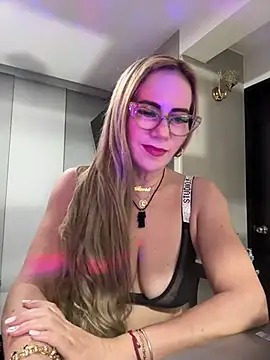 Snapshot of LARIANA_RIVERA23 chatting on March 2025 06:06:02 AM LARIANA RIVERA23 online show from March 2025 06:06:02 AM