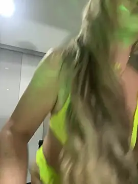 Snapshot of LARIANA_RIVERA23 chatting on March 2025 06:14:02 AM LARIANA RIVERA23 online show from March 2025 06:14:02 AM